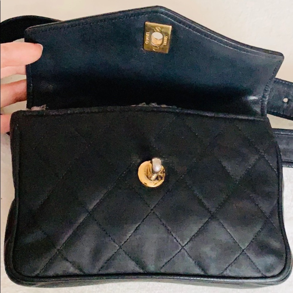 CHANEL Black Crossbody Bag with Gold Accents - Picture 8 of 16